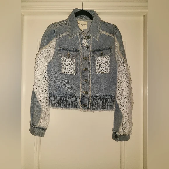 NEW Veveret Light Blue Jean Jacket with Eyelet Lace Size Small - Picture 3 of 17